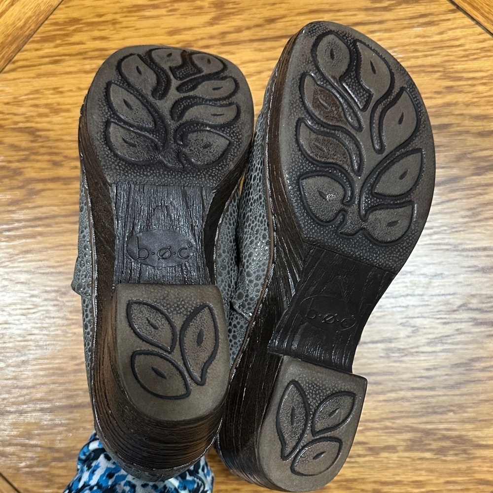 *BOC* Gray Textured Clogs Size 9.5 - Picture 9 of 10